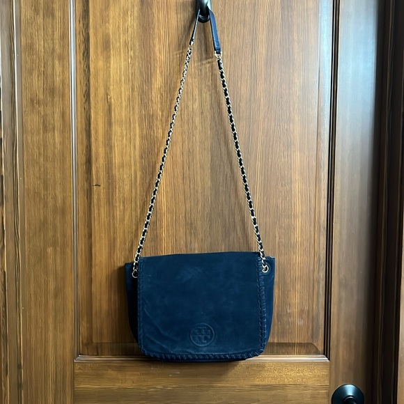 💙TORY BURCH💙 Marion Blue Suede Messenger Bag , Leather & Gold Chain Strap - Picture 2 of 10